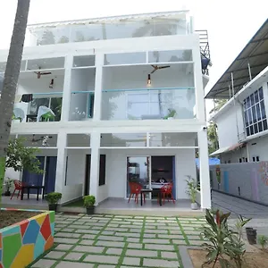  Hotel Sky Frame